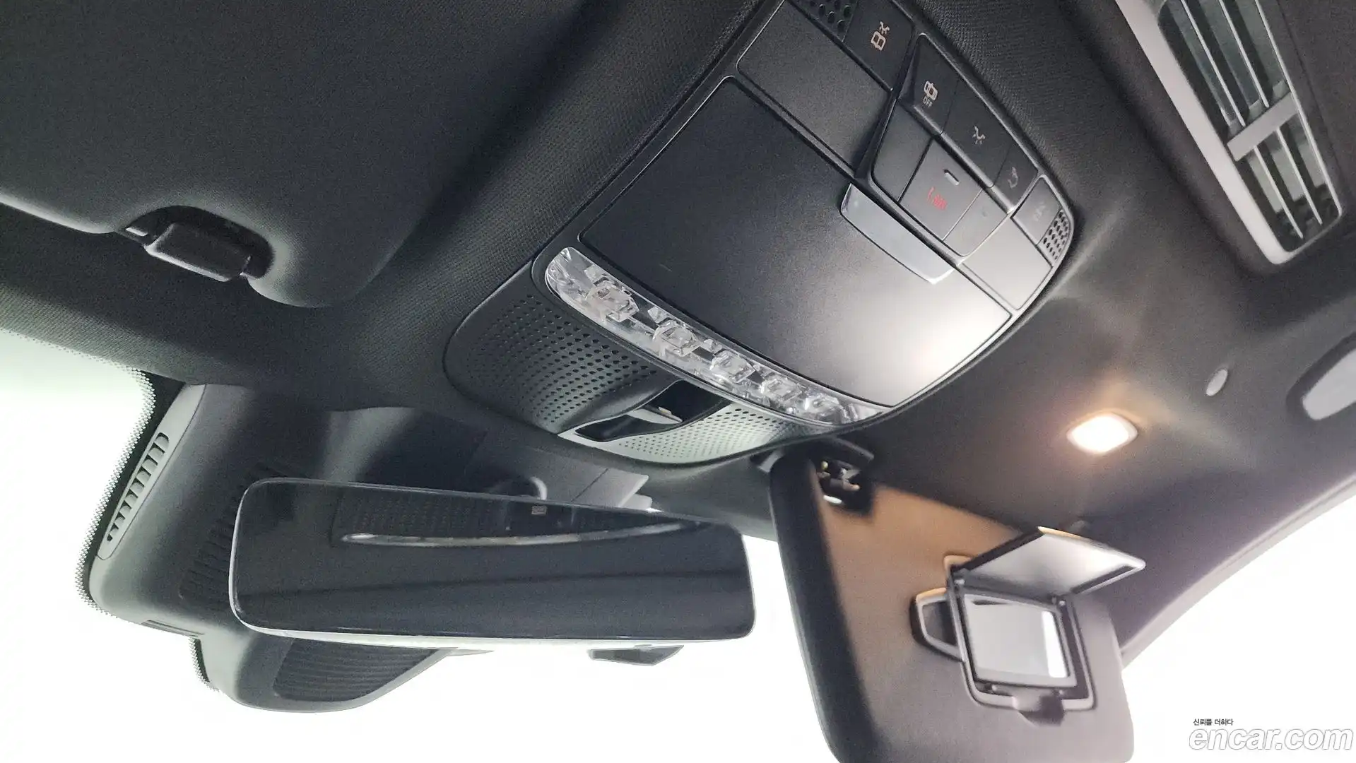 C-Class Mercedes-Benz 2021.4-OPTION-040