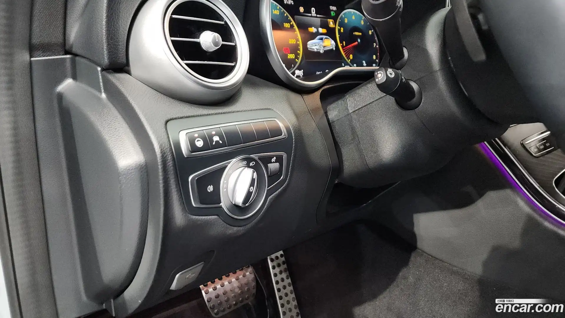 C-Class Mercedes-Benz 2021.4-OPTION-042