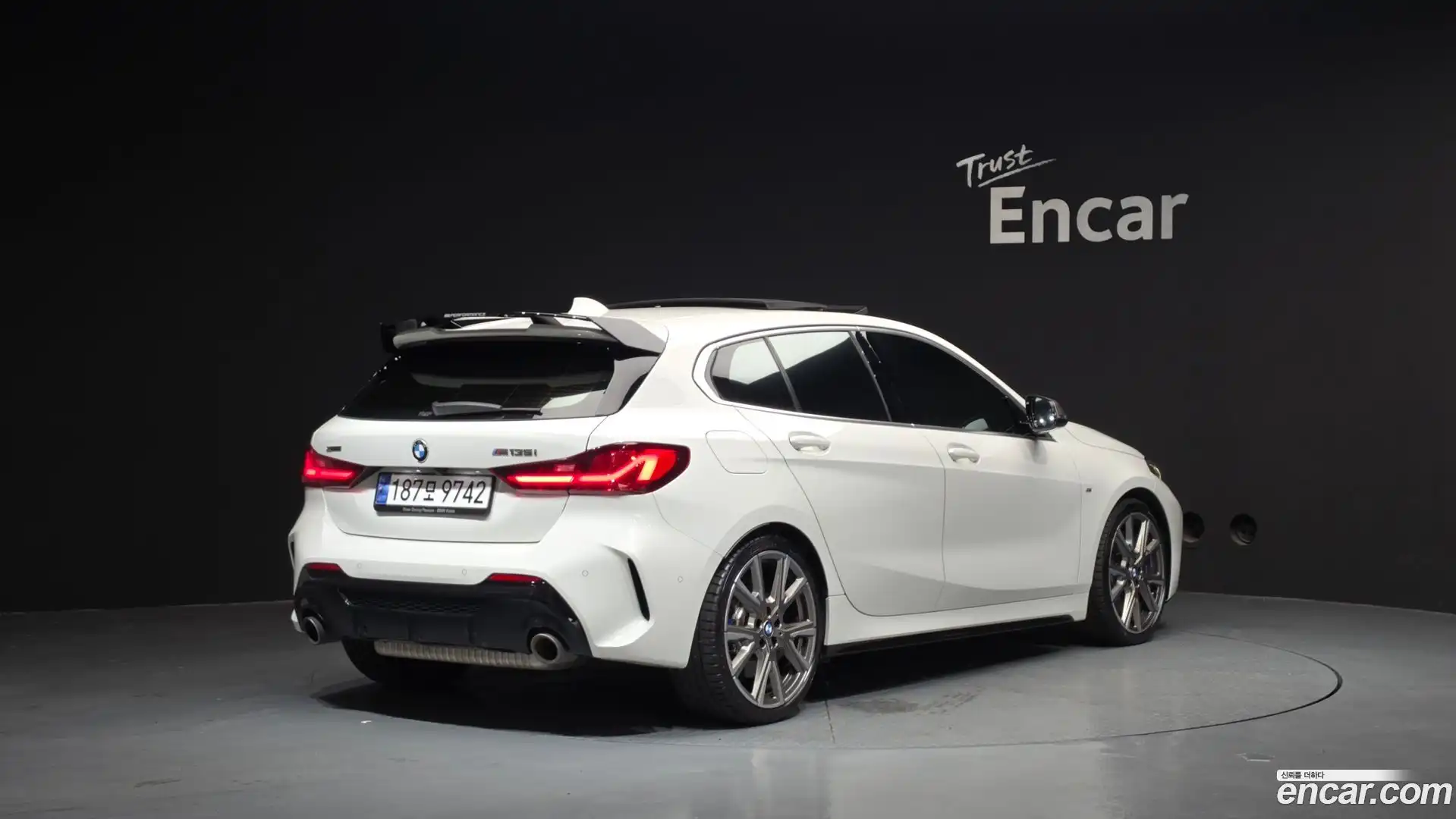 1-Series BMW 2023.8-OUTER-002