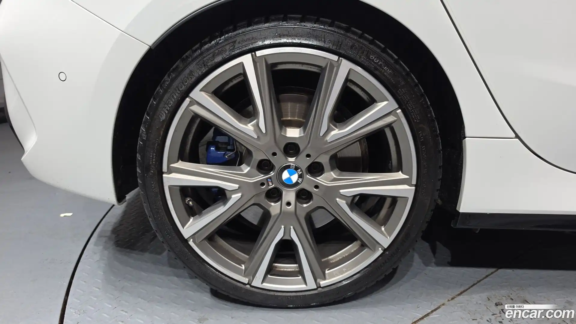 1-Series BMW 2023.8-OUTER-005