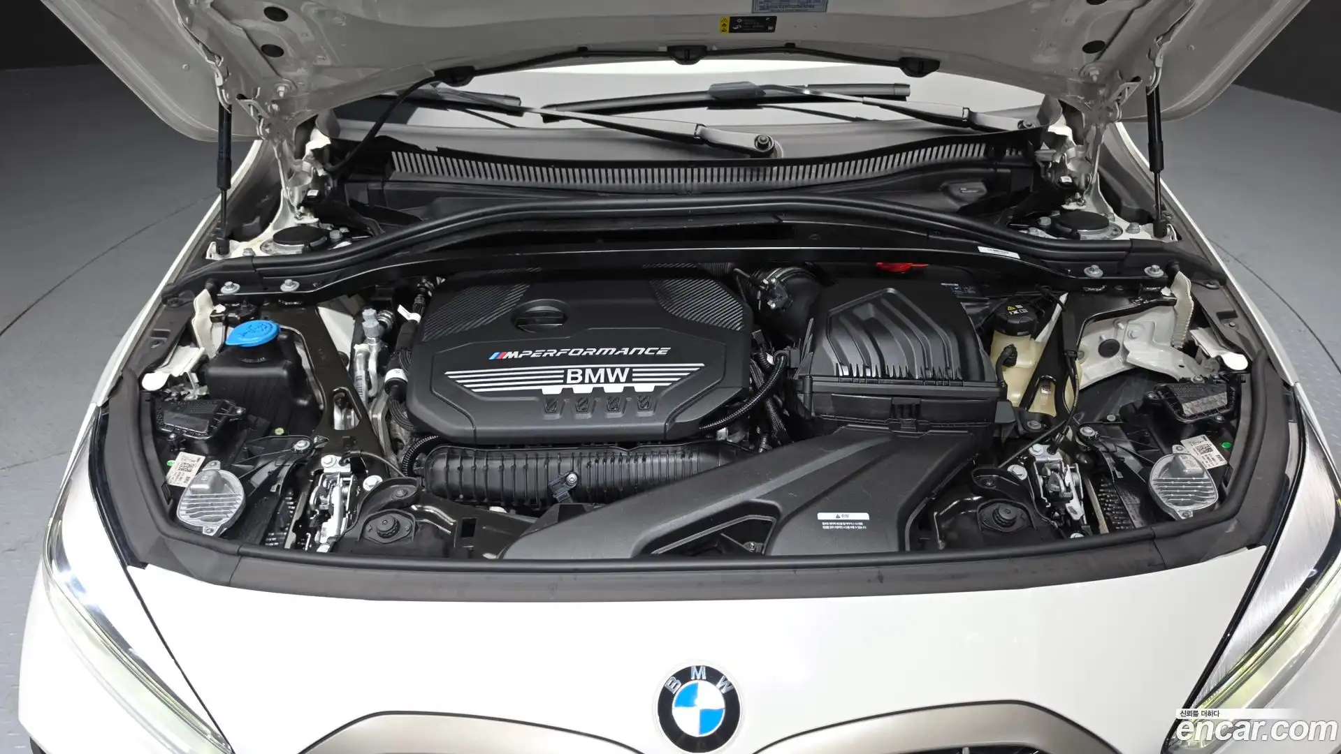 1-Series BMW 2023.8-OUTER-006