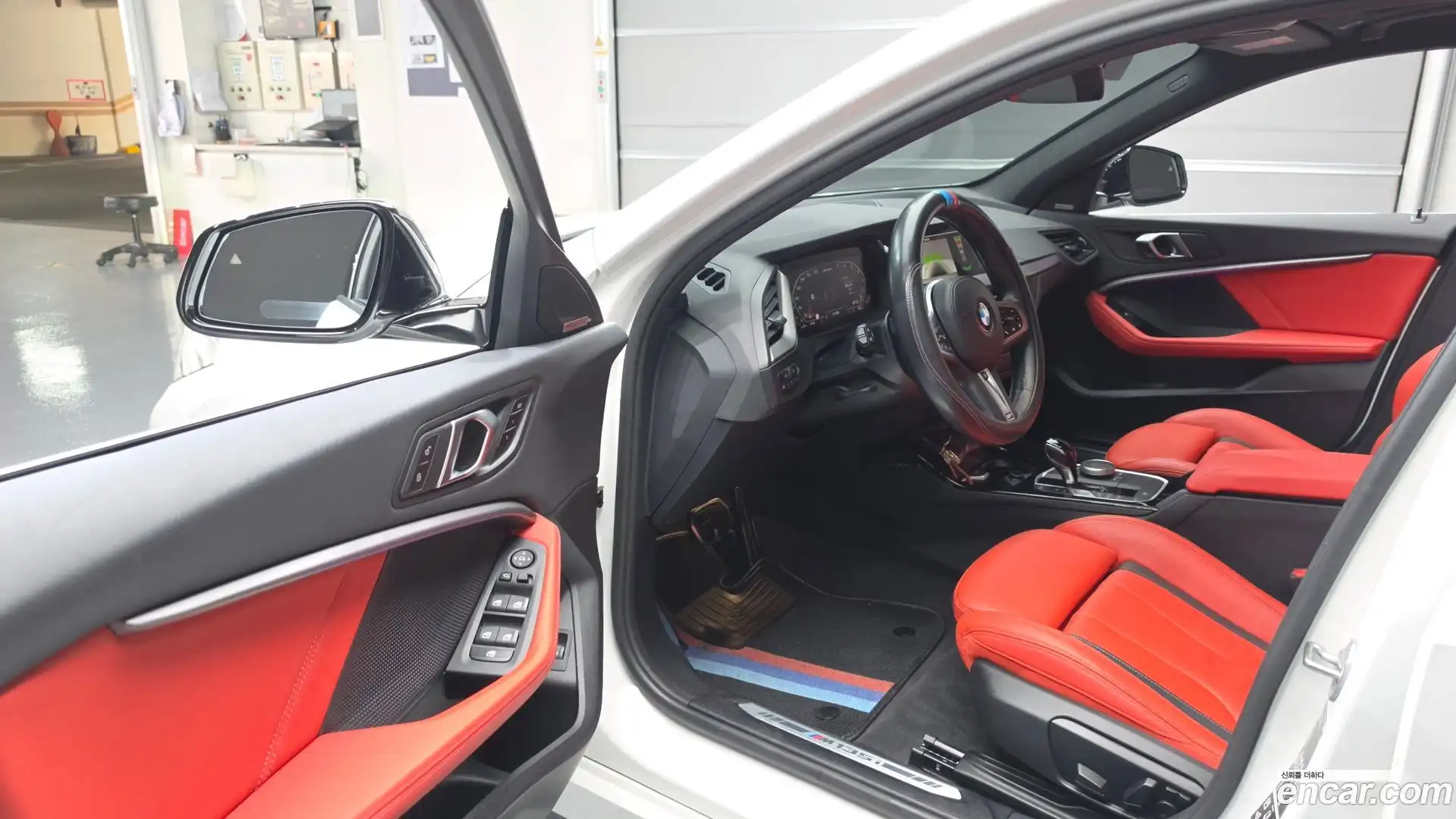 1-Series BMW 2023.8-INNER-010