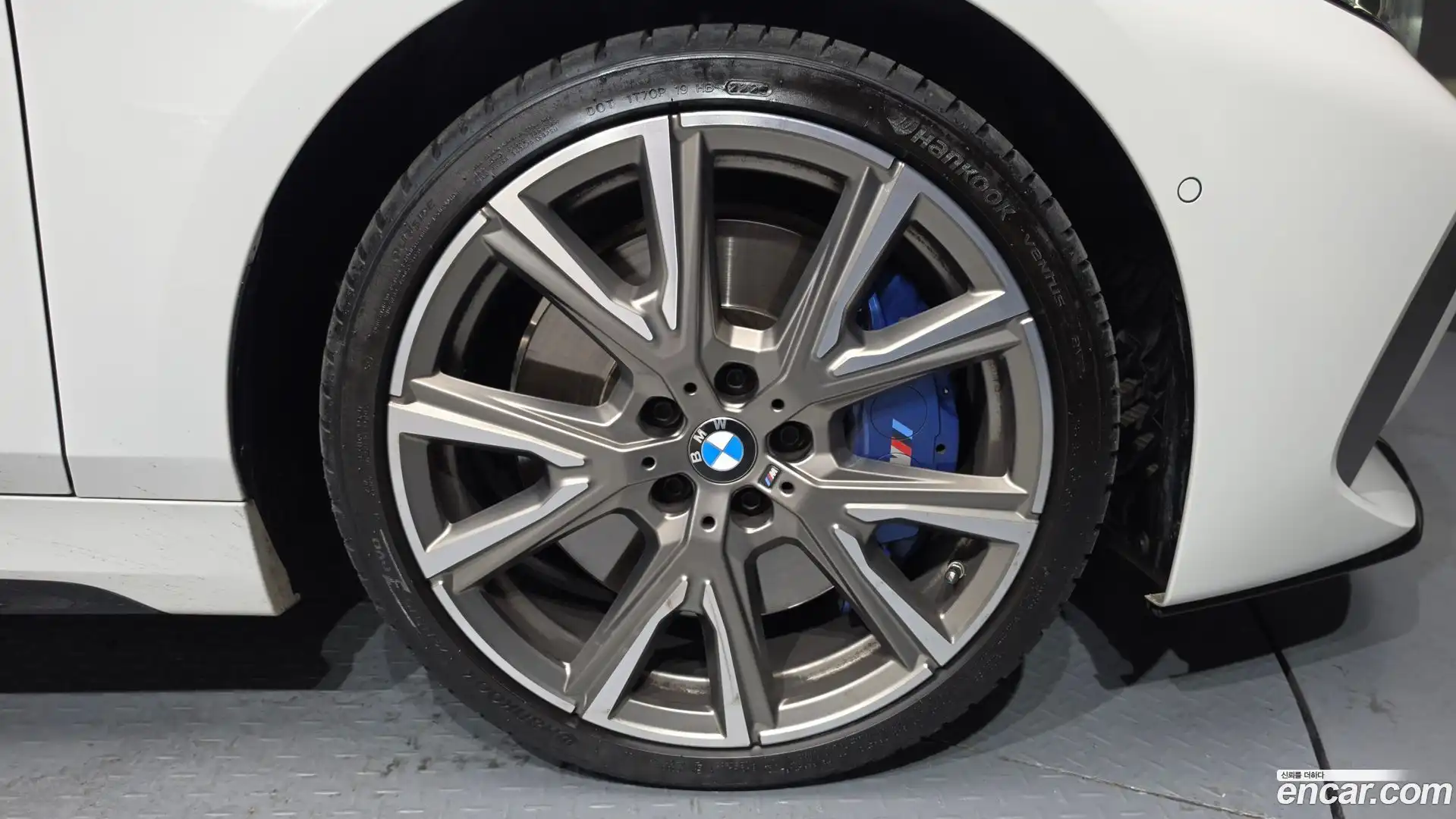 1-Series BMW 2023.8-OUTER-031