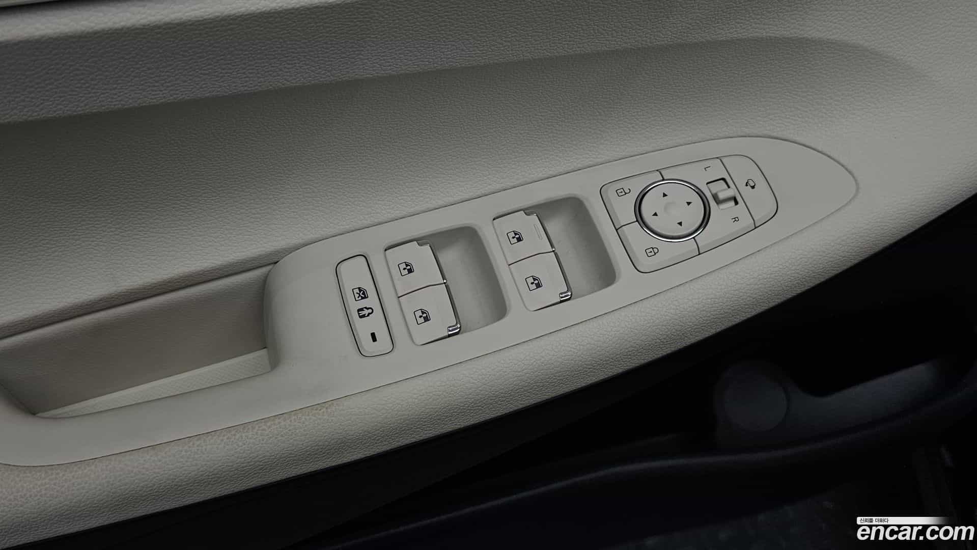 Grandeur Hyundai 2022.10-OPTION-021