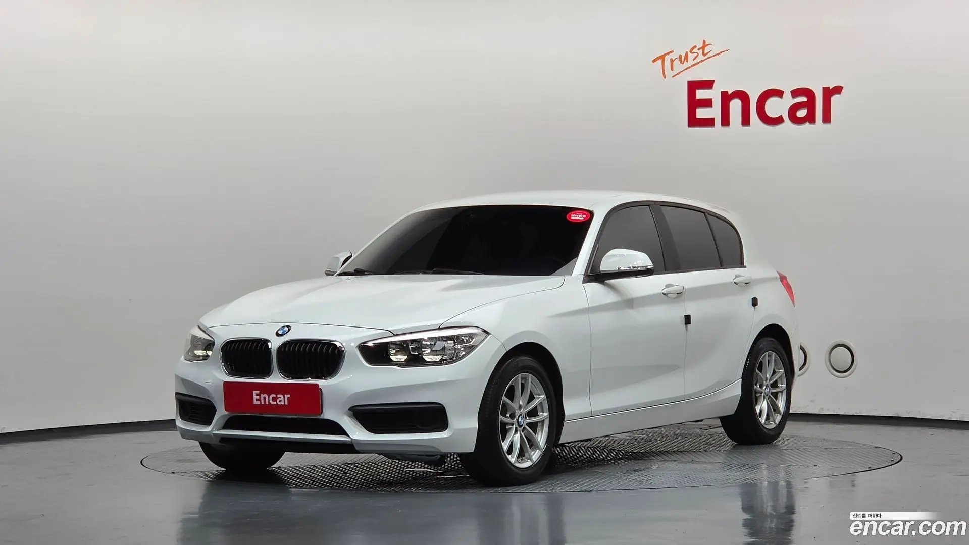 Main__Slider__Photo:1-Series BMW 2017.4-0