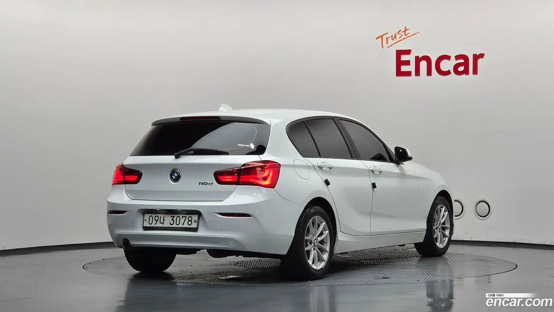 1-Series BMW 2017.4-OUTER-002