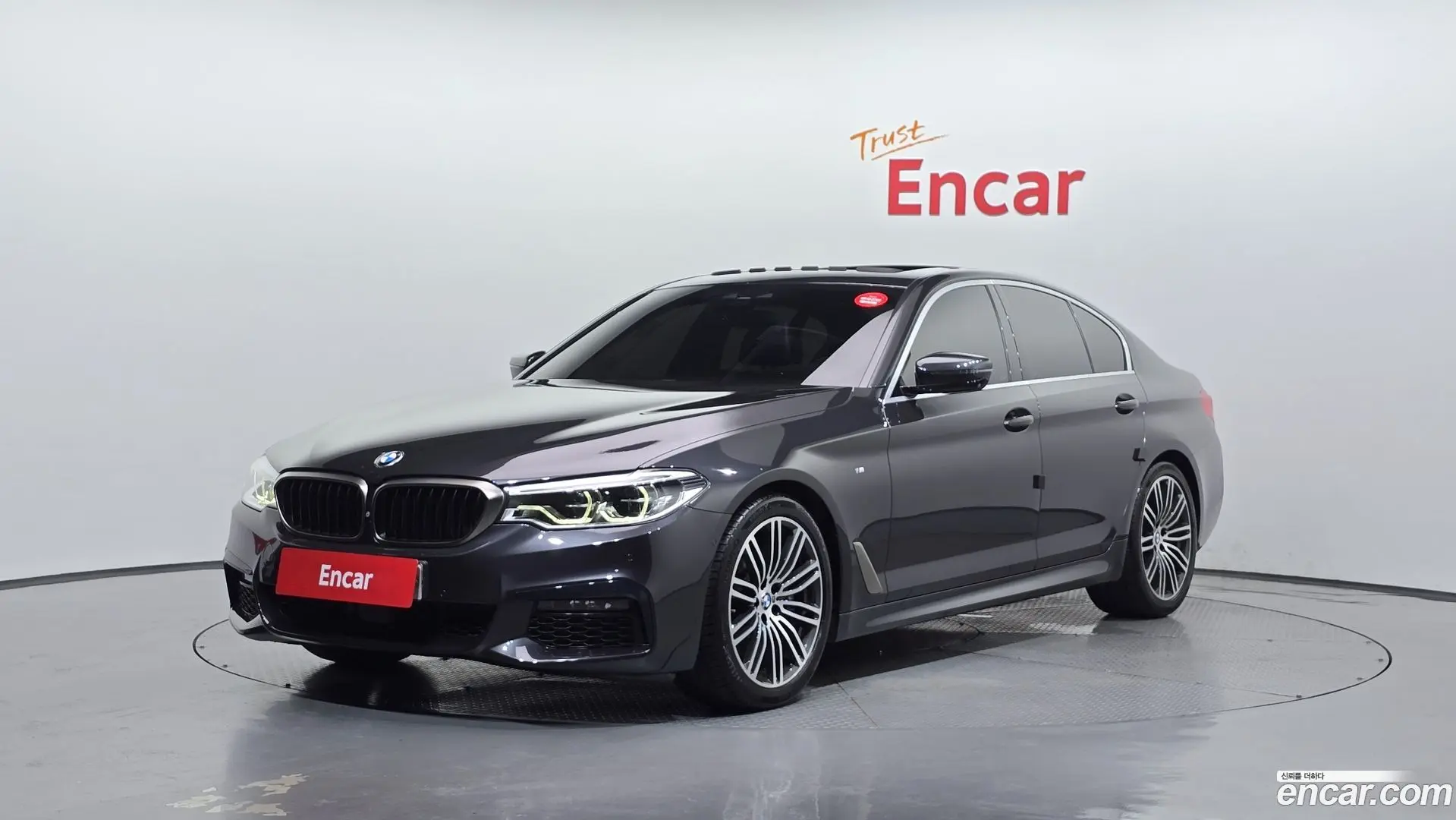 Main__Slider__Photo:5-Series BMW 2019.7-0