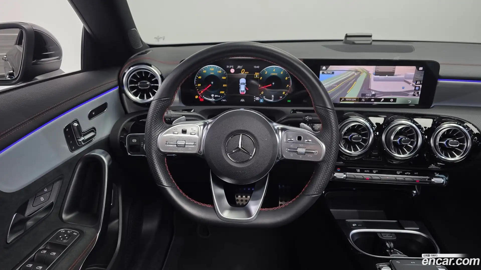 CLA-Class Mercedes-Benz 2022.11-OPTION-017