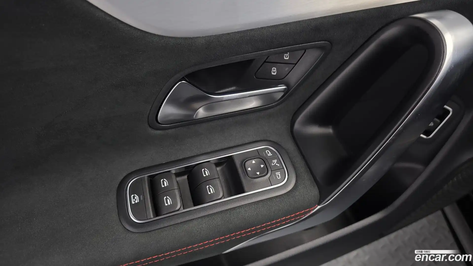CLA-Class Mercedes-Benz 2022.11-OPTION-040
