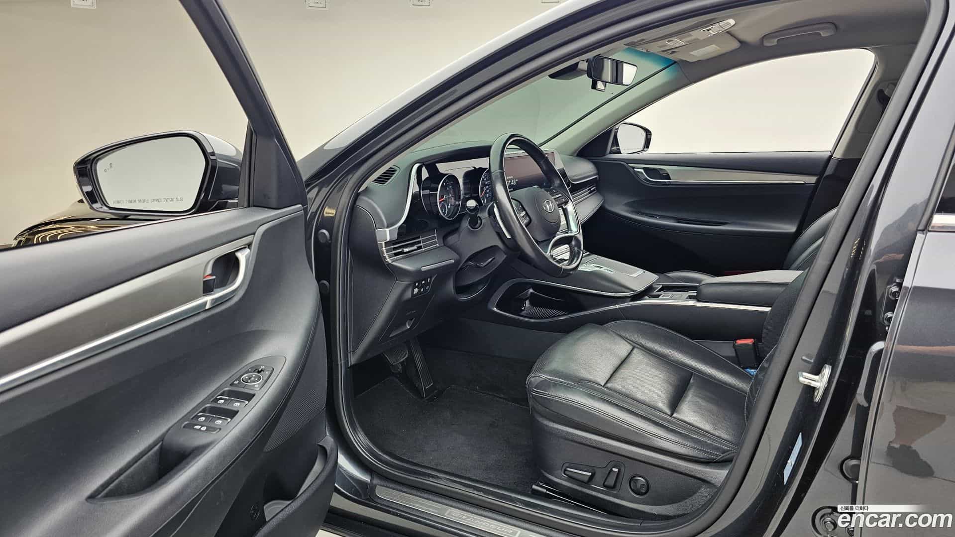 Grandeur Hyundai 2020.10-INNER-010