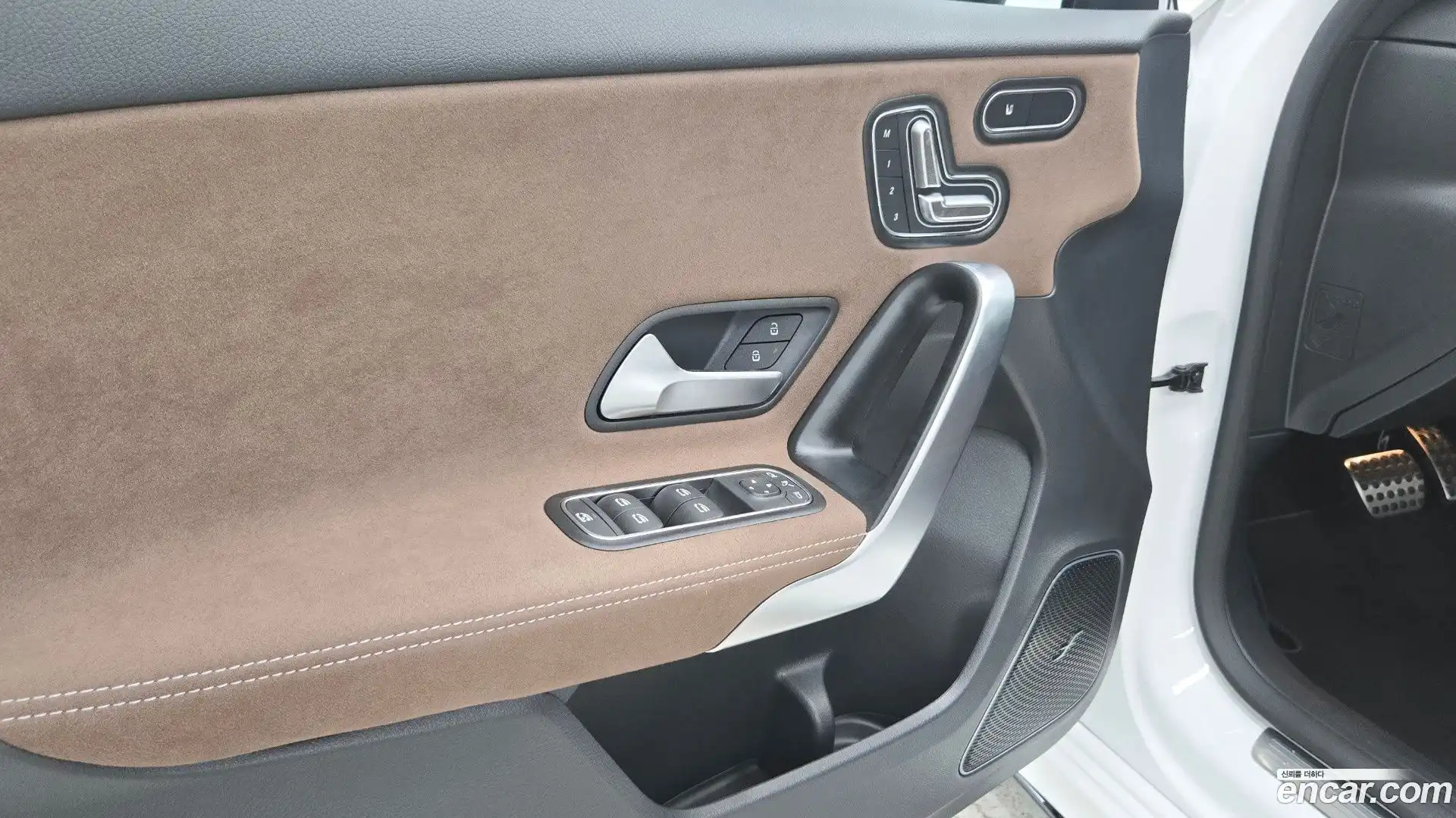 A-Class Mercedes-Benz 2025.8-OPTION-019