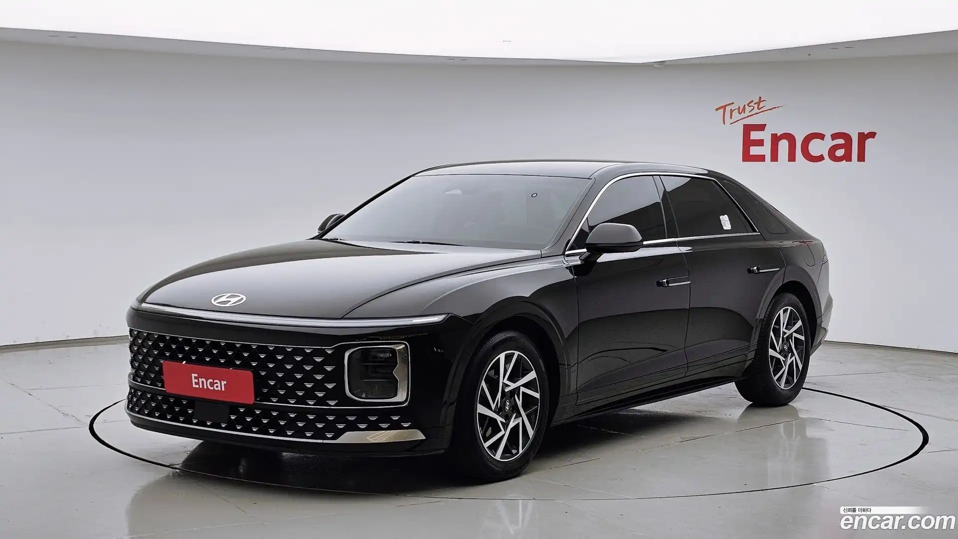 Grandeur Hyundai 2023.7-OUTER-001