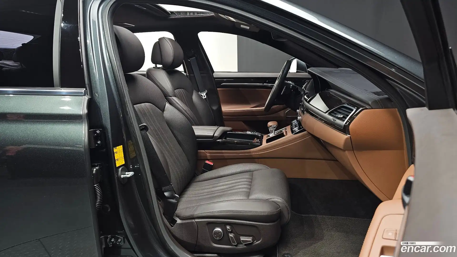 G90 Genesis 2019.4-INNER-010