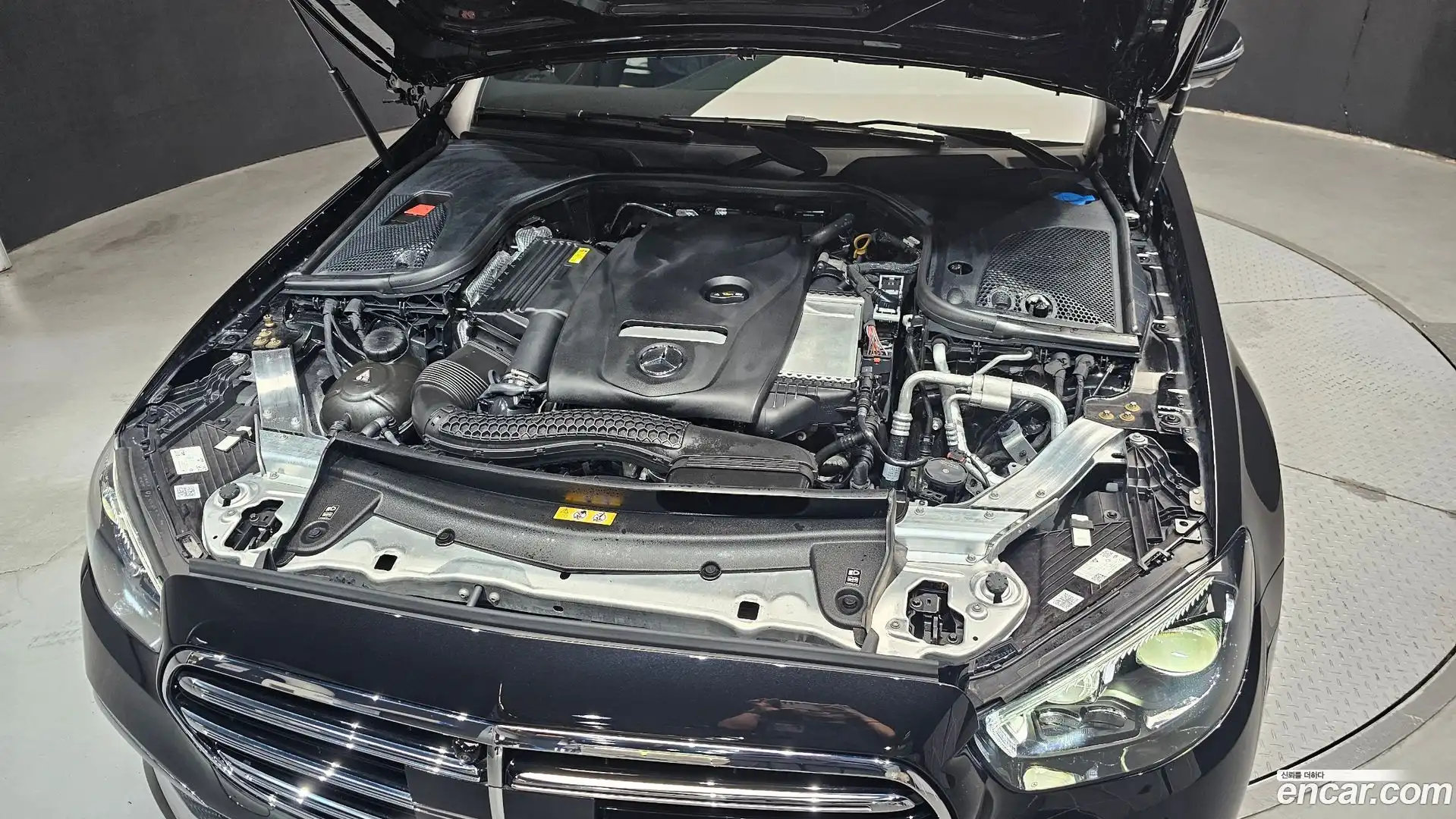 E-Class Mercedes-Benz 2023.8-OUTER-006