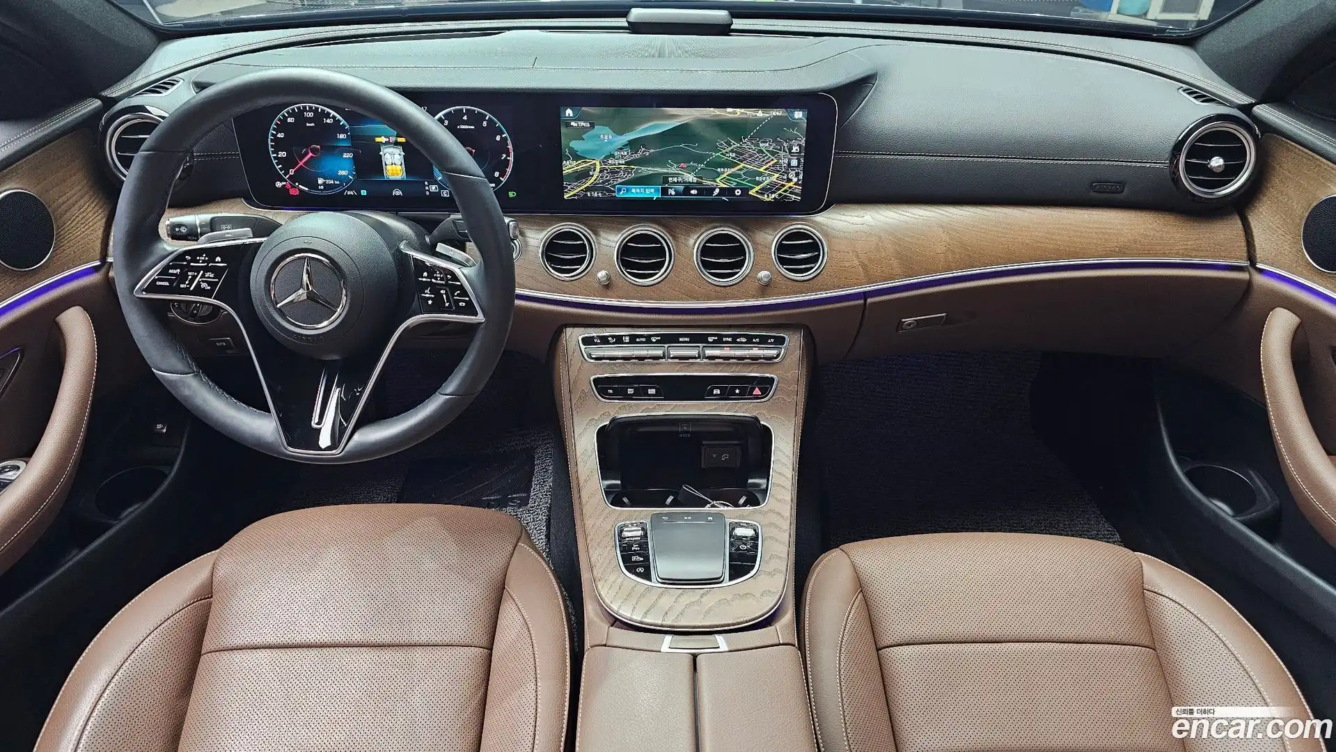 E-Class Mercedes-Benz 2023.8-INNER-007
