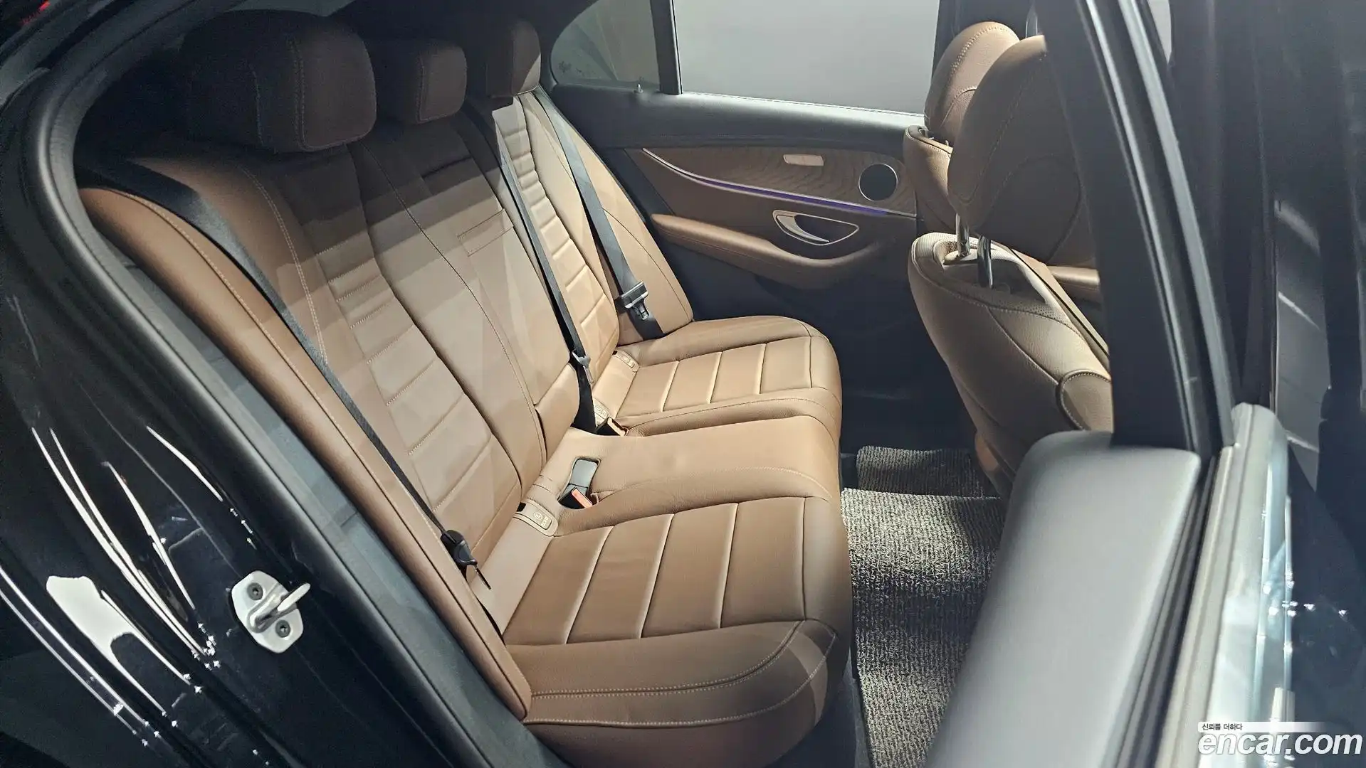 E-Class Mercedes-Benz 2023.8-OPTION-015