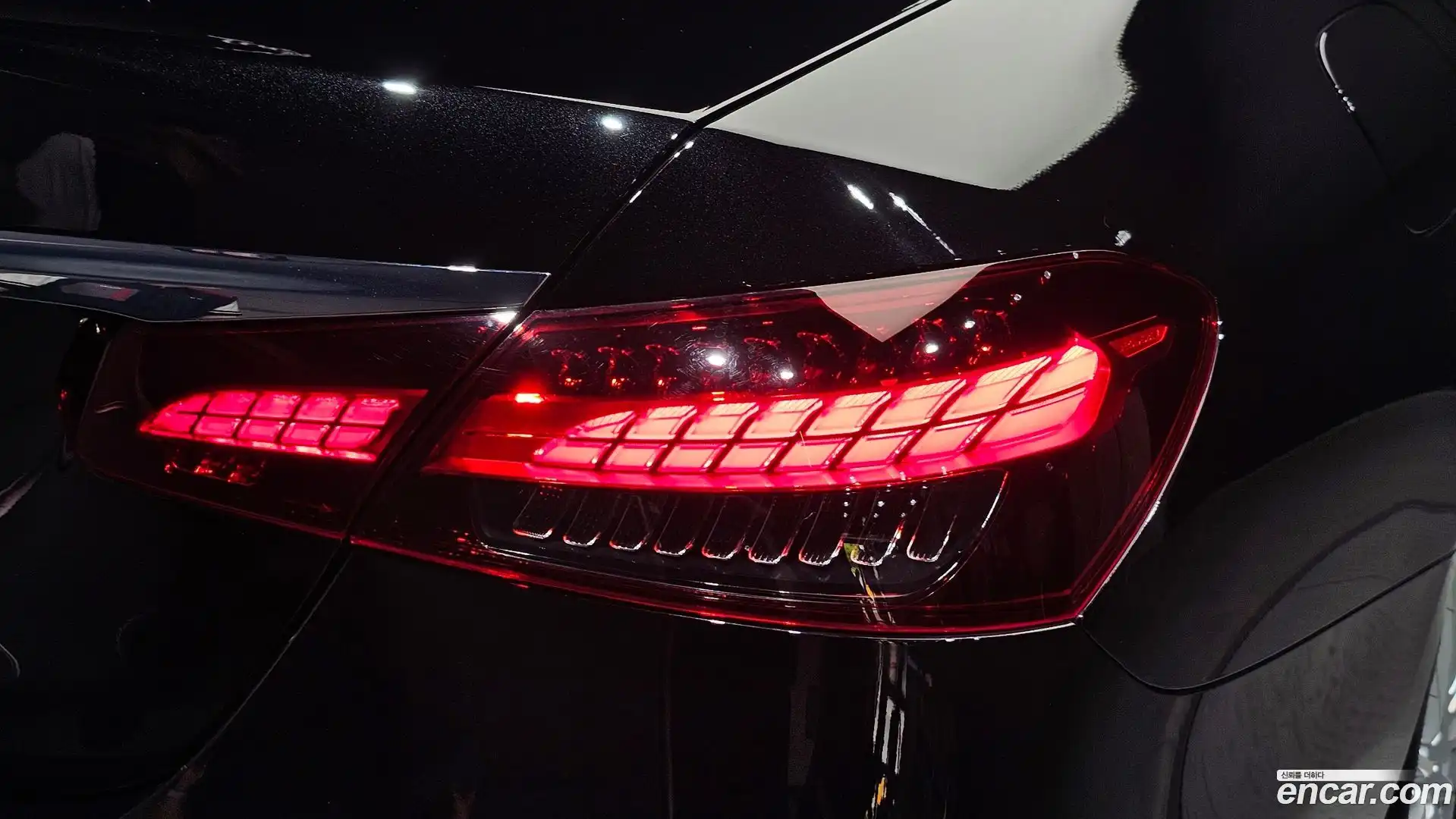 E-Class Mercedes-Benz 2023.8-OUTER-033