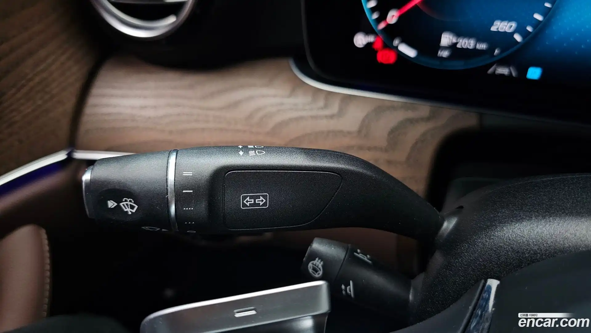 E-Class Mercedes-Benz 2023.8-OPTION-040