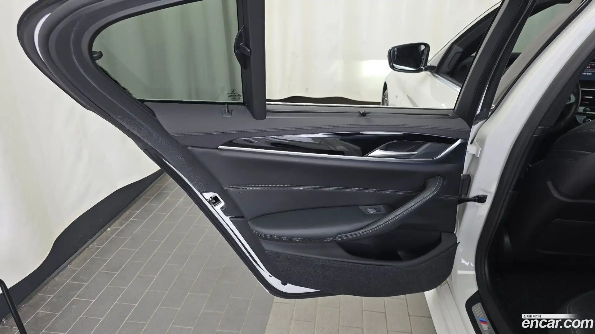 5-Series BMW 2020.2-INNER-035