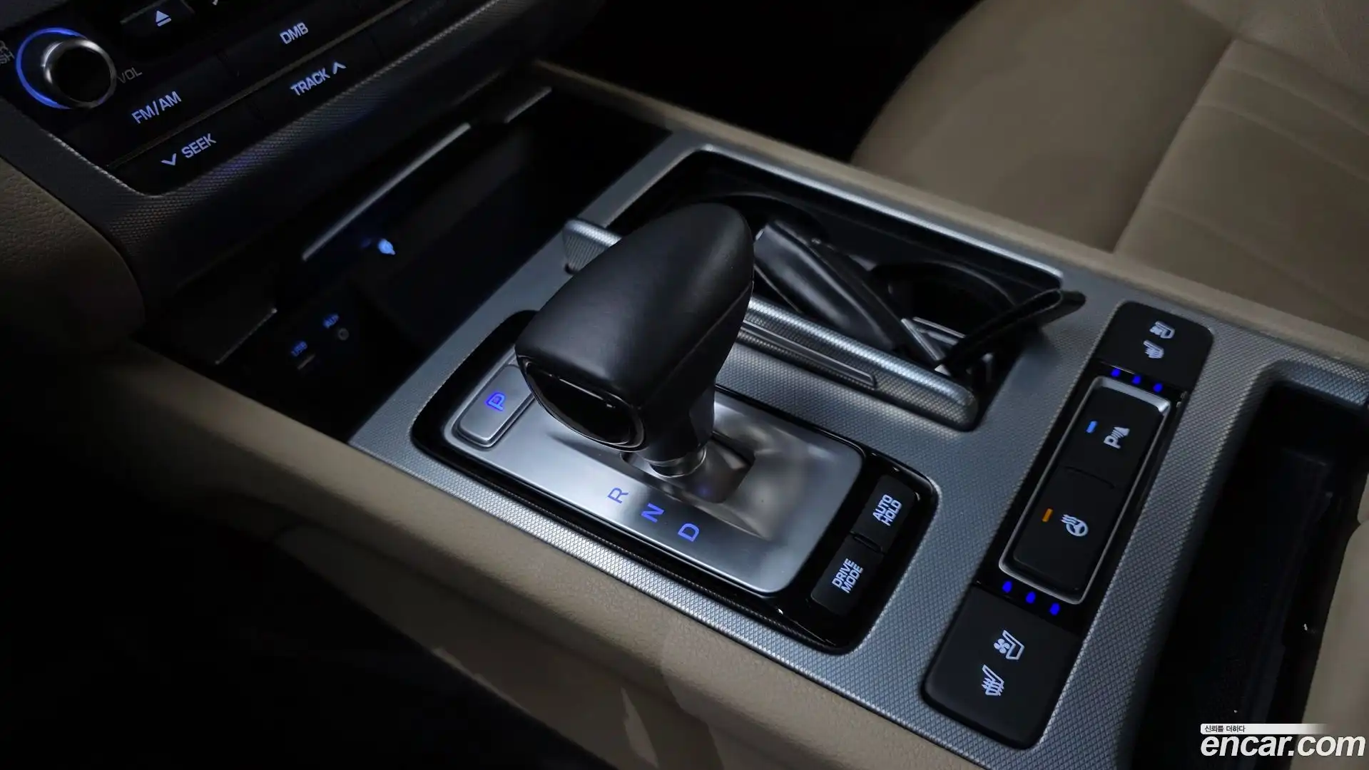 G80 Genesis 2017.0-INNER-009