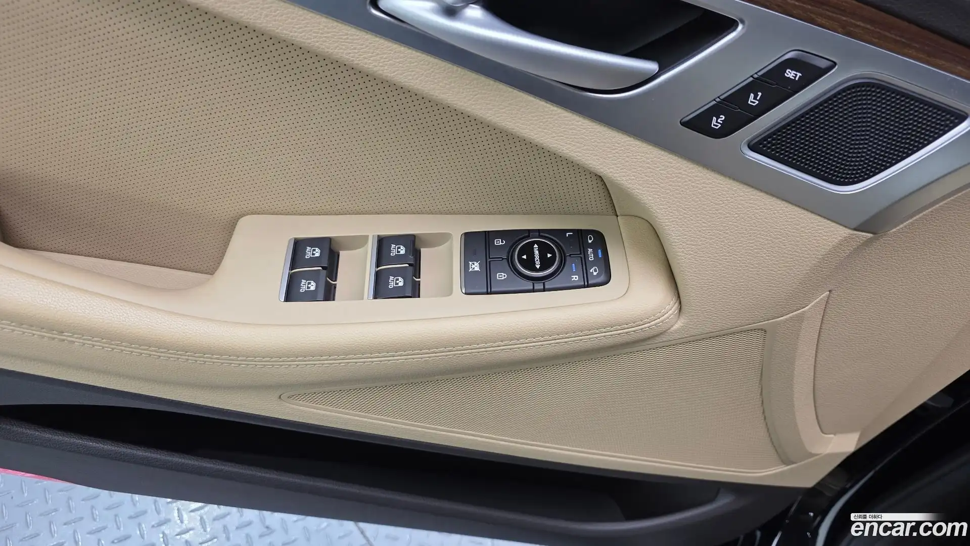 G80 Genesis 2017.0-OPTION-043