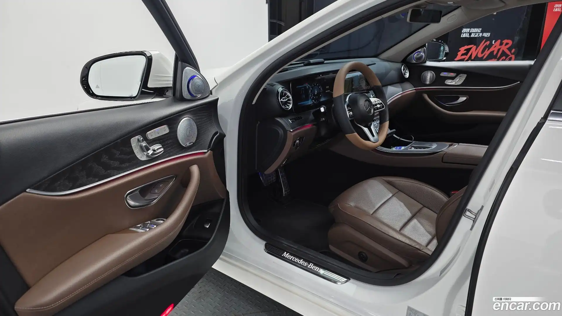 E-Class Mercedes-Benz 2019.0-INNER-010