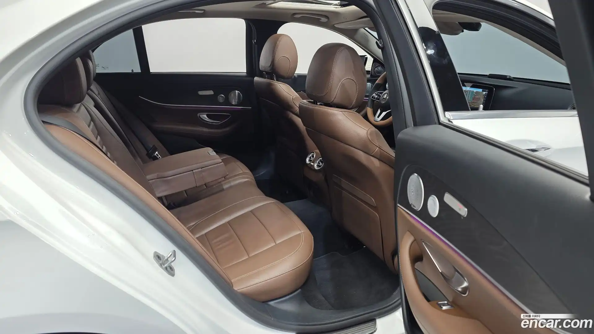 E-Class Mercedes-Benz 2019.0-OPTION-016