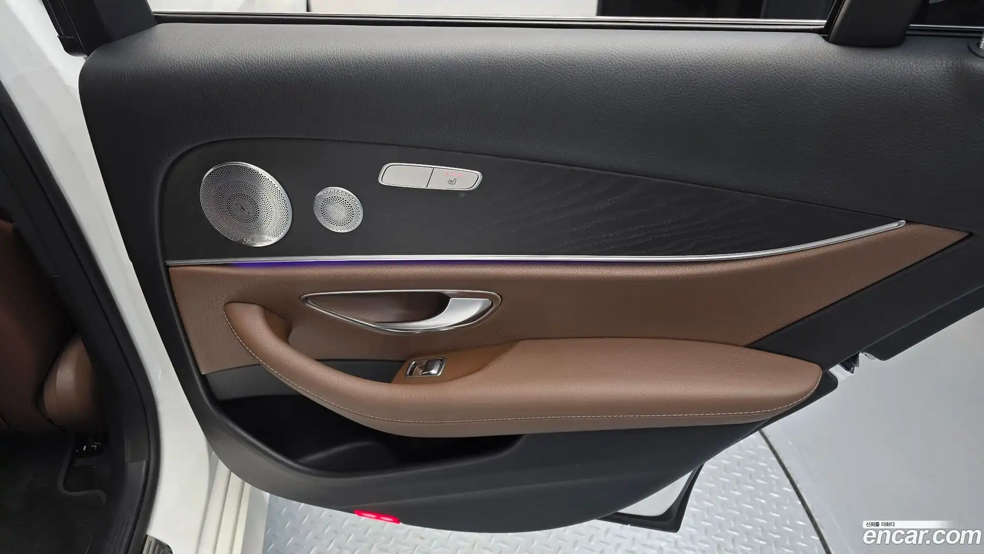E-Class Mercedes-Benz 2019.0-INNER-035