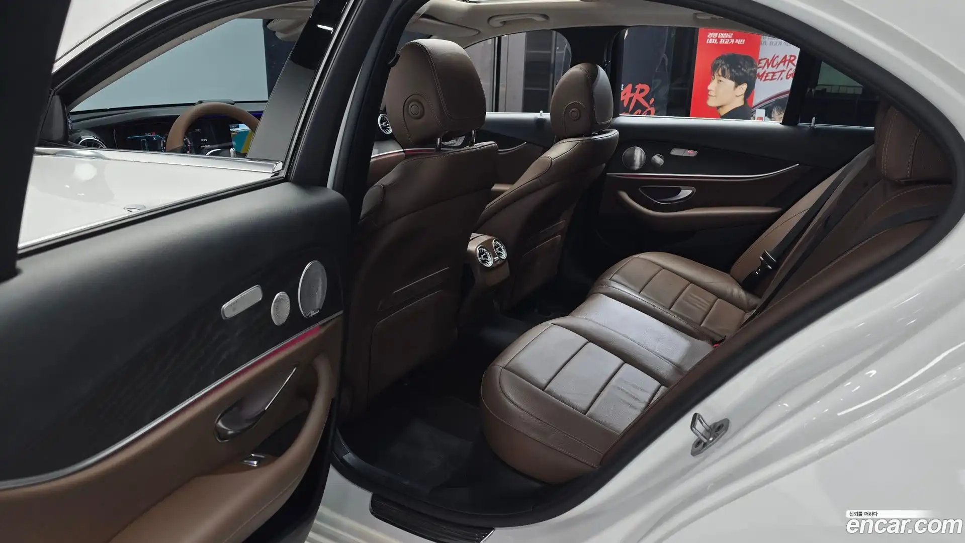 E-Class Mercedes-Benz 2019.0-INNER-036