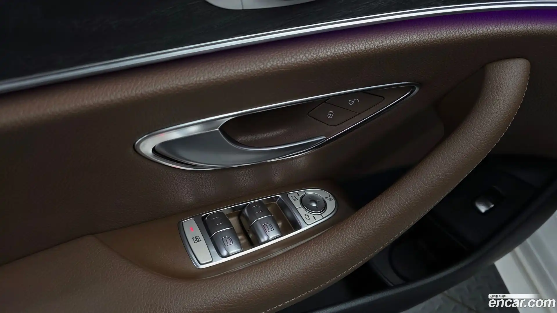 E-Class Mercedes-Benz 2019.0-OPTION-040