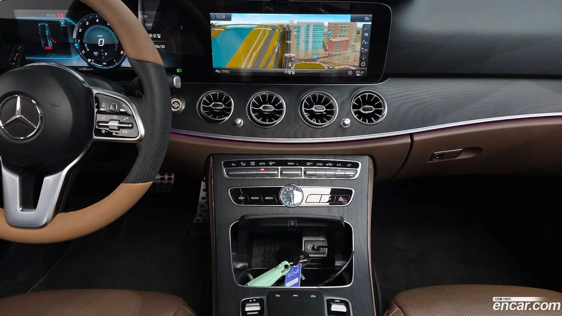 E-Class Mercedes-Benz 2019.0-OPTION-041