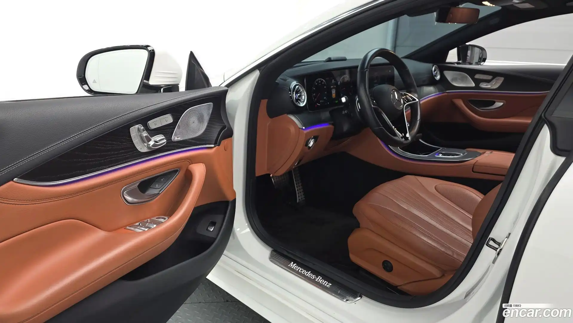 CLS-Class Mercedes-Benz 2023.2-INNER-010