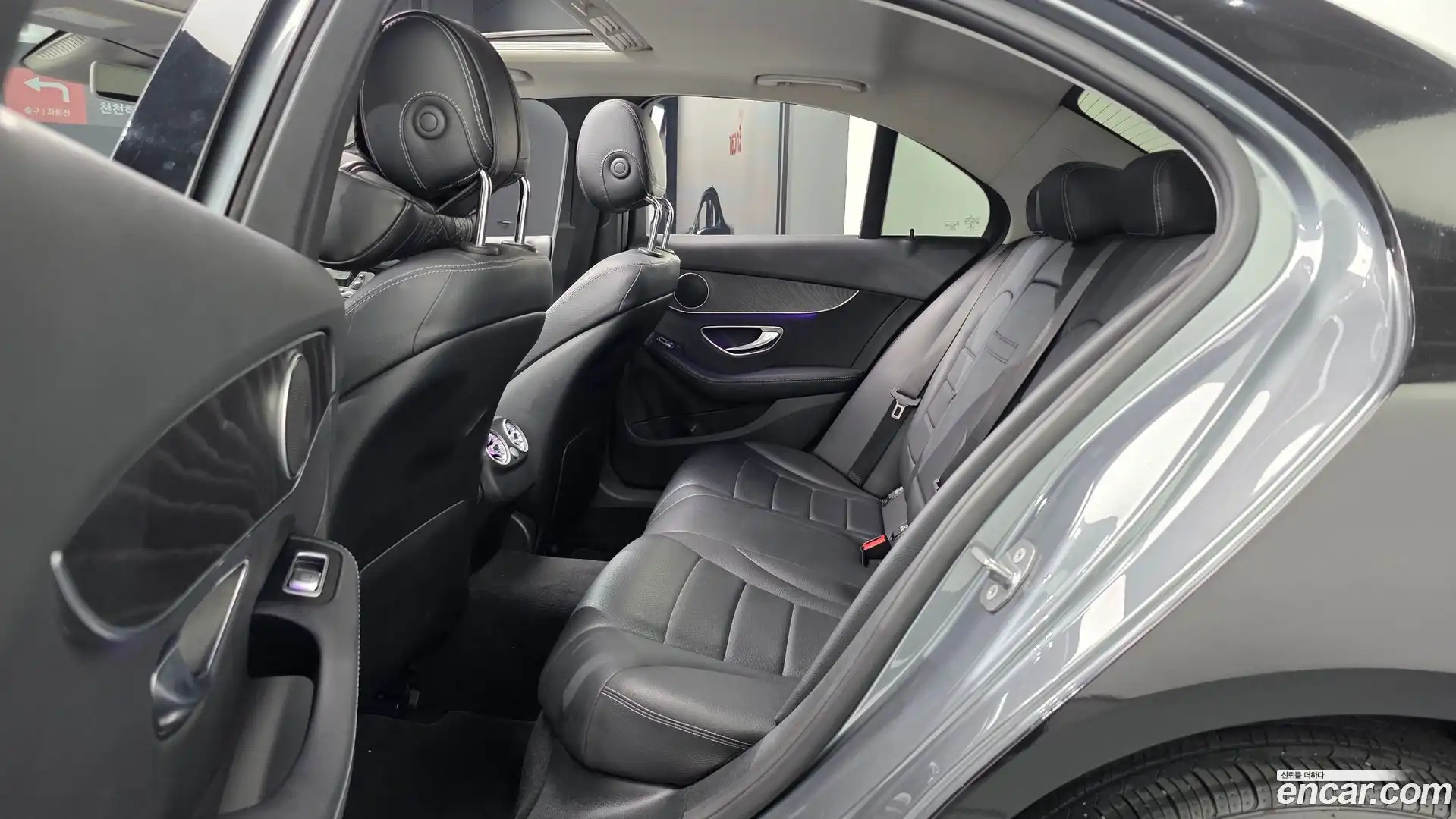 C-Class Mercedes-Benz 2019.1-OPTION-016