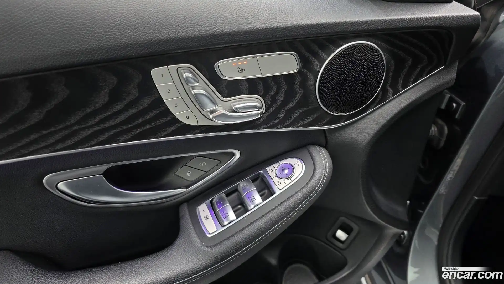 C-Class Mercedes-Benz 2019.1-OPTION-023