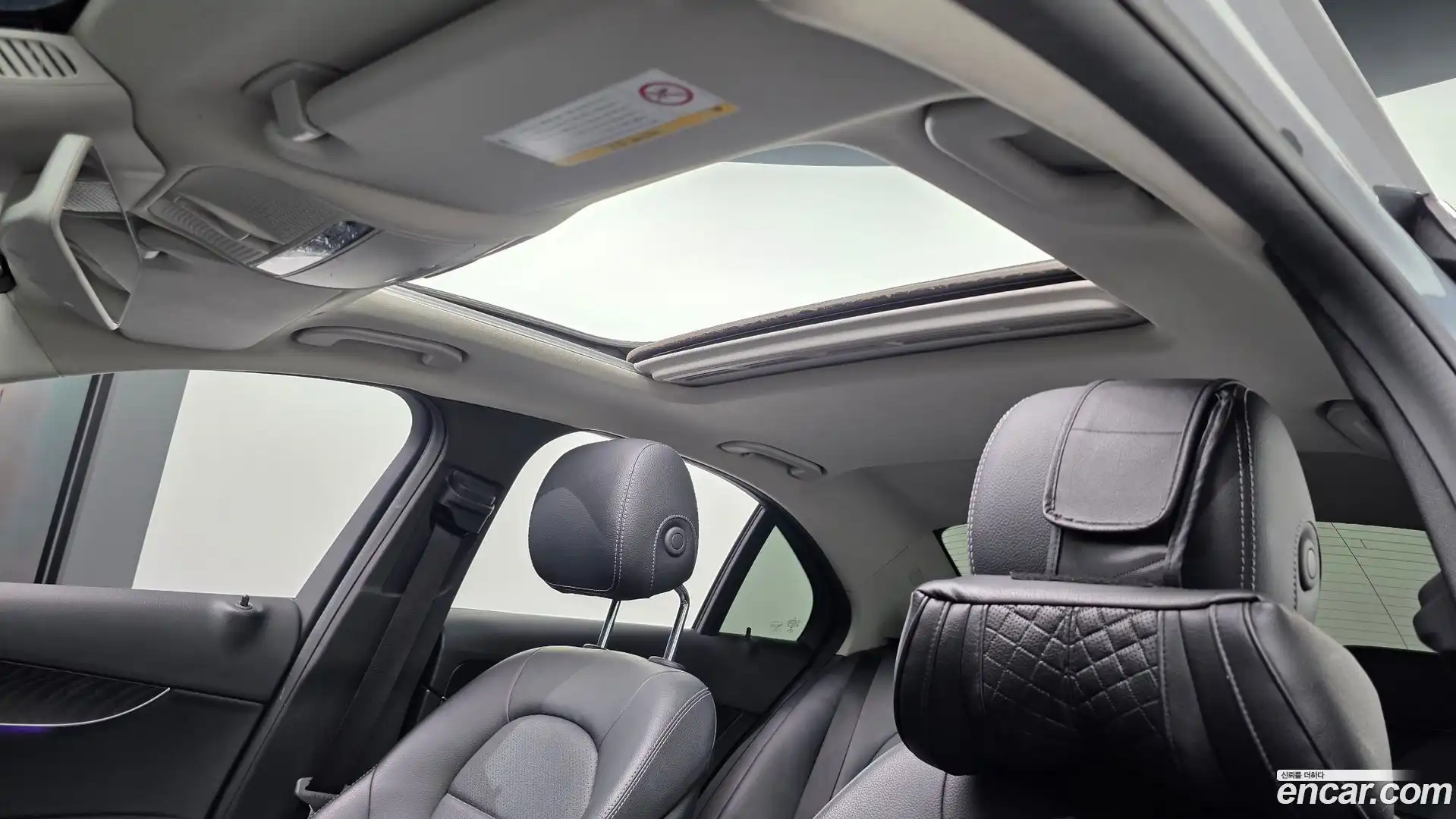 C-Class Mercedes-Benz 2019.1-OPTION-041