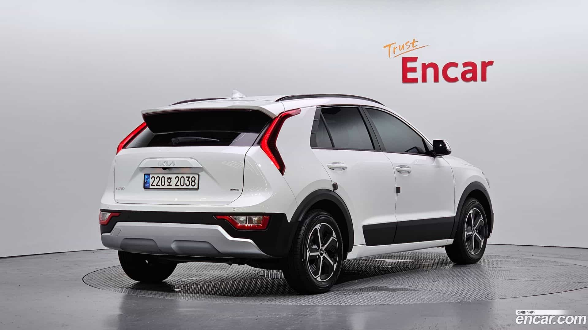 Niro Kia 2023.2-OUTER-002