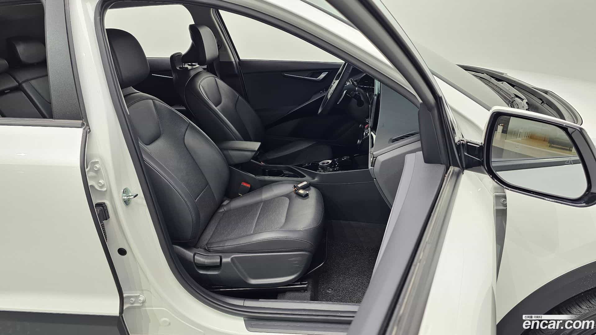 Niro Kia 2023.2-INNER-010
