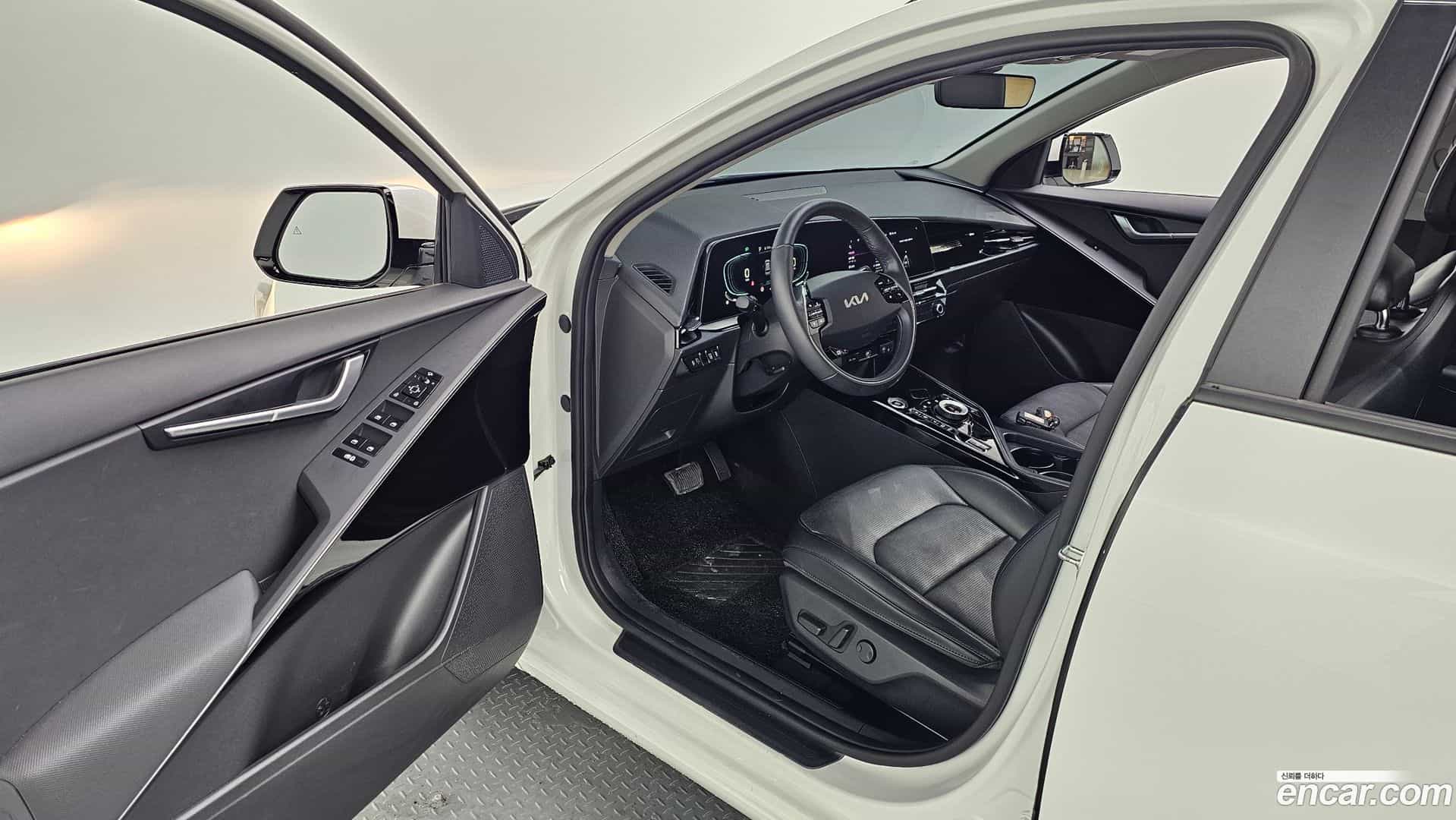 Niro Kia 2023.2-INNER-036