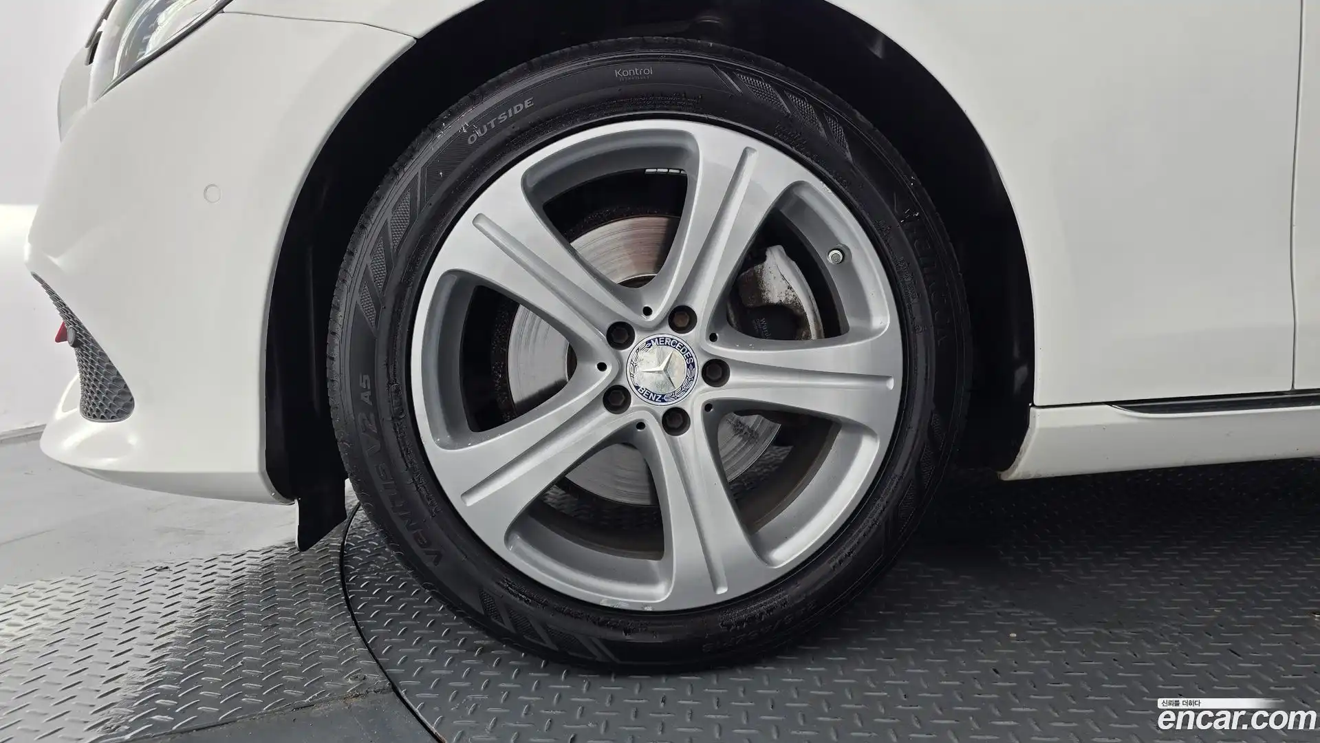 E-Class Mercedes-Benz 2016.11-OUTER-005