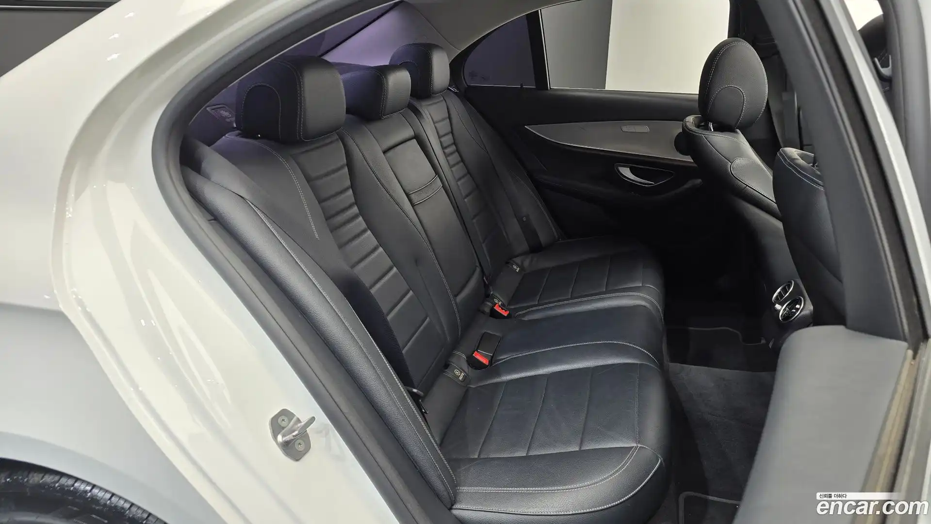 E-Class Mercedes-Benz 2016.11-OPTION-015