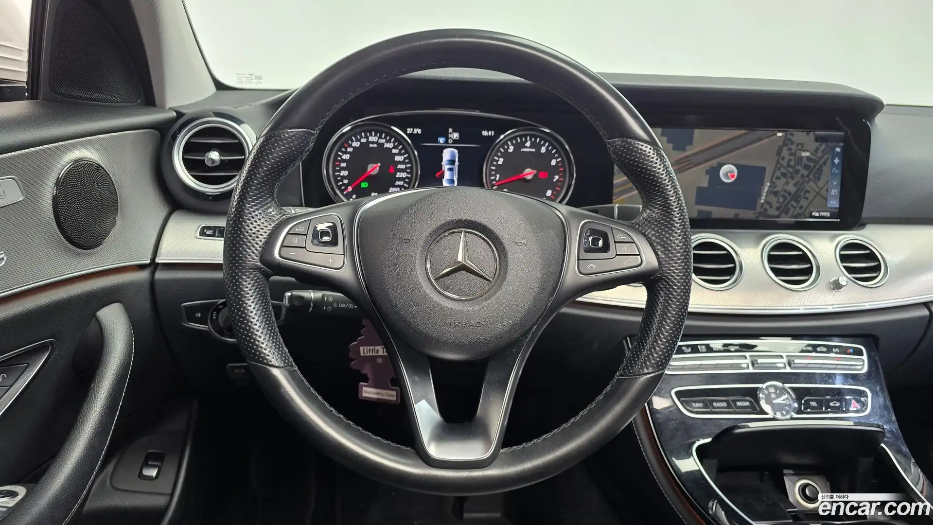 E-Class Mercedes-Benz 2016.11-OPTION-017