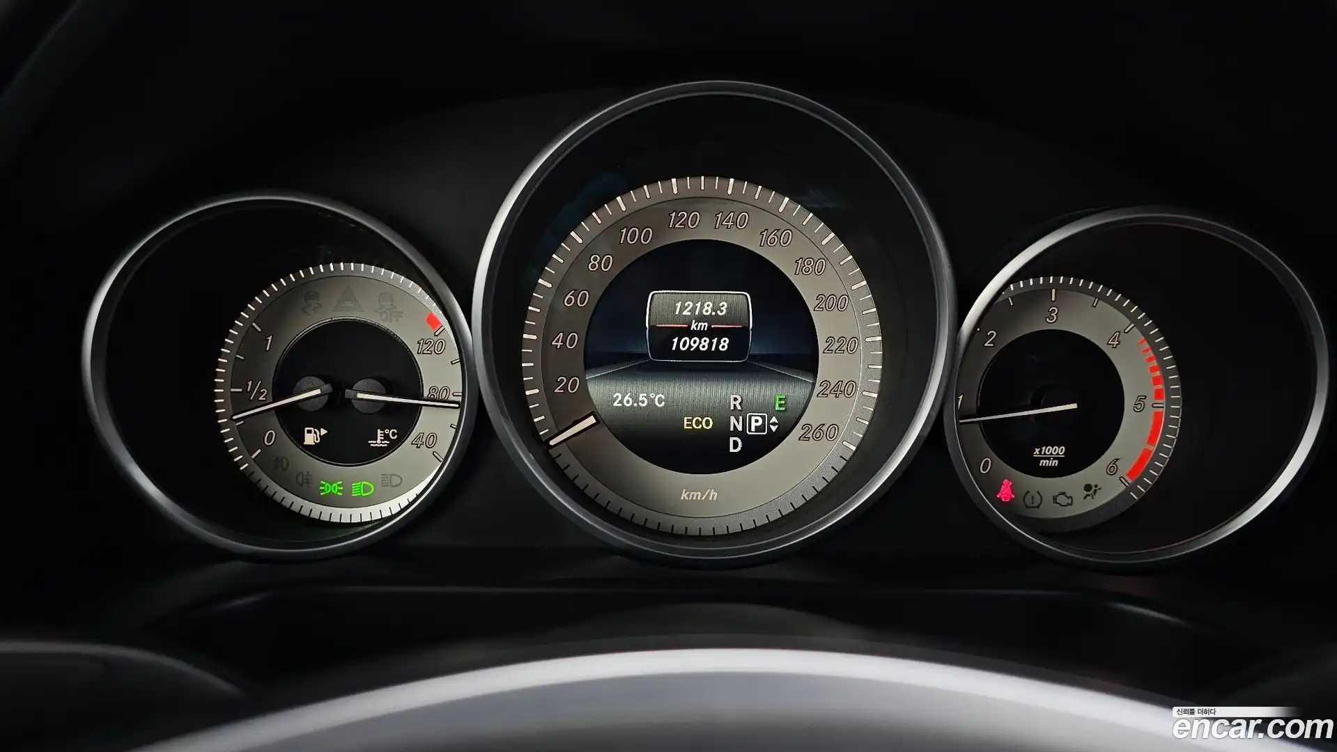 E-Class Mercedes-Benz 2015.8-INNER-008