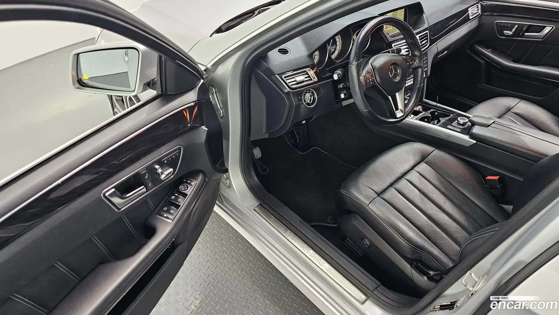 E-Class Mercedes-Benz 2015.8-INNER-010