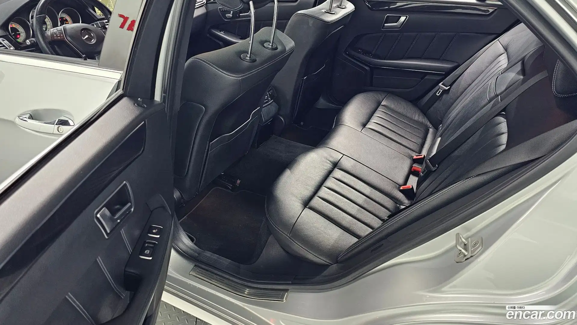 E-Class Mercedes-Benz 2015.8-OPTION-015
