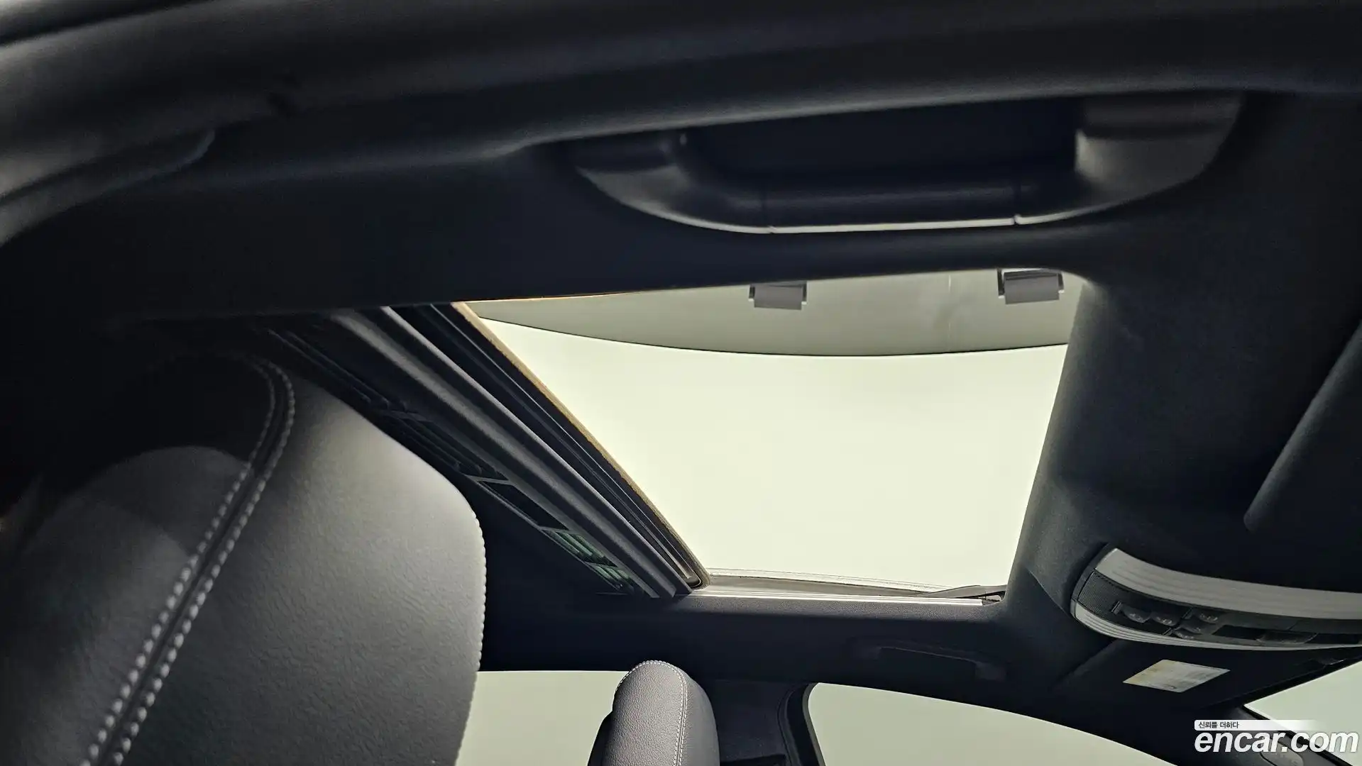 E-Class Mercedes-Benz 2015.8-OPTION-017