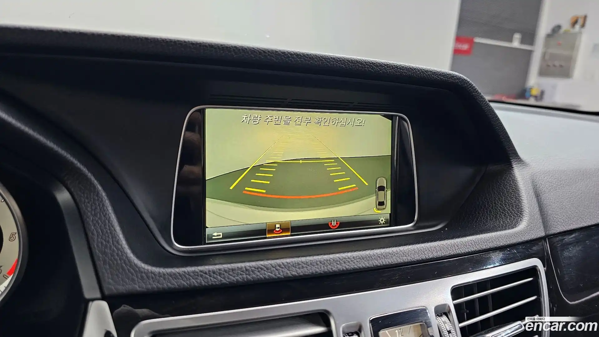 E-Class Mercedes-Benz 2015.8-OPTION-021