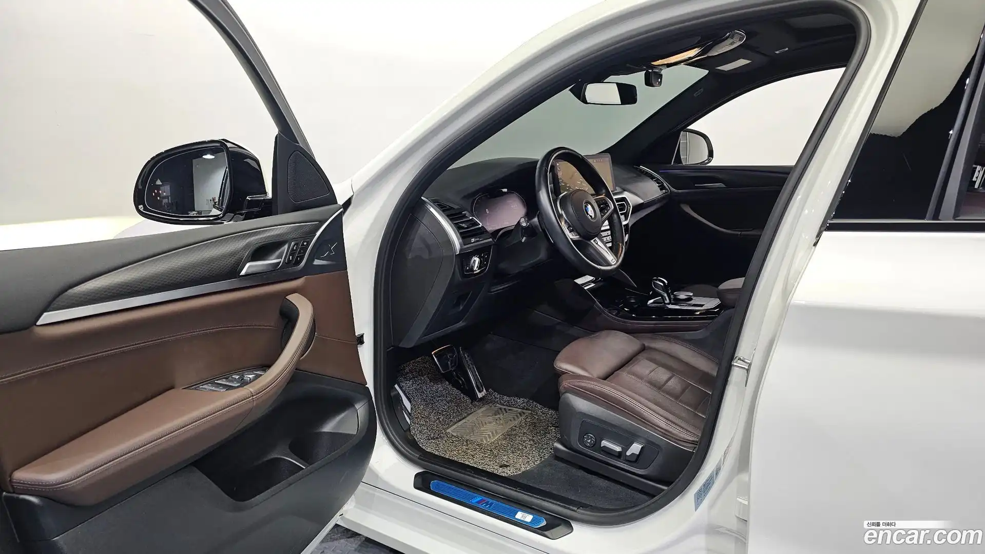 X4 BMW 2022.1-INNER-010