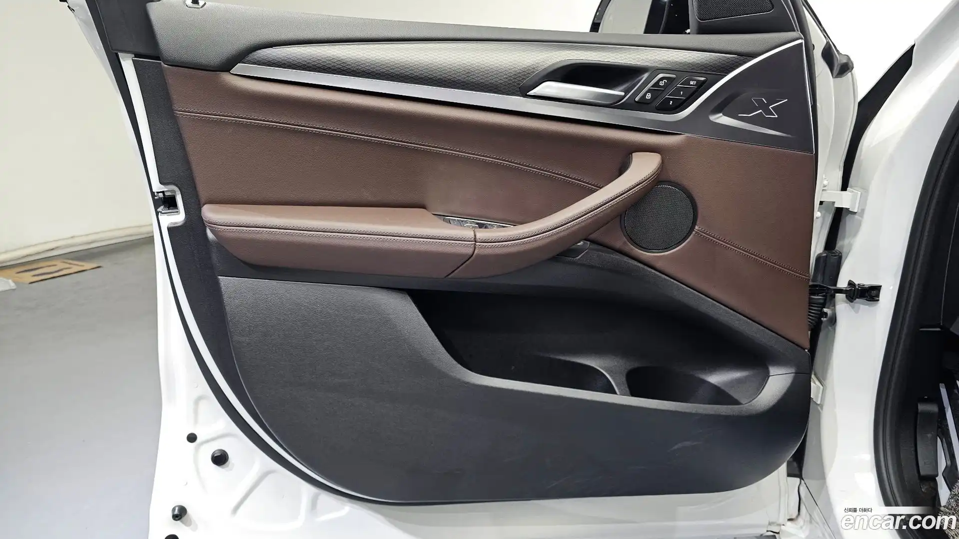 X4 BMW 2022.1-INNER-034