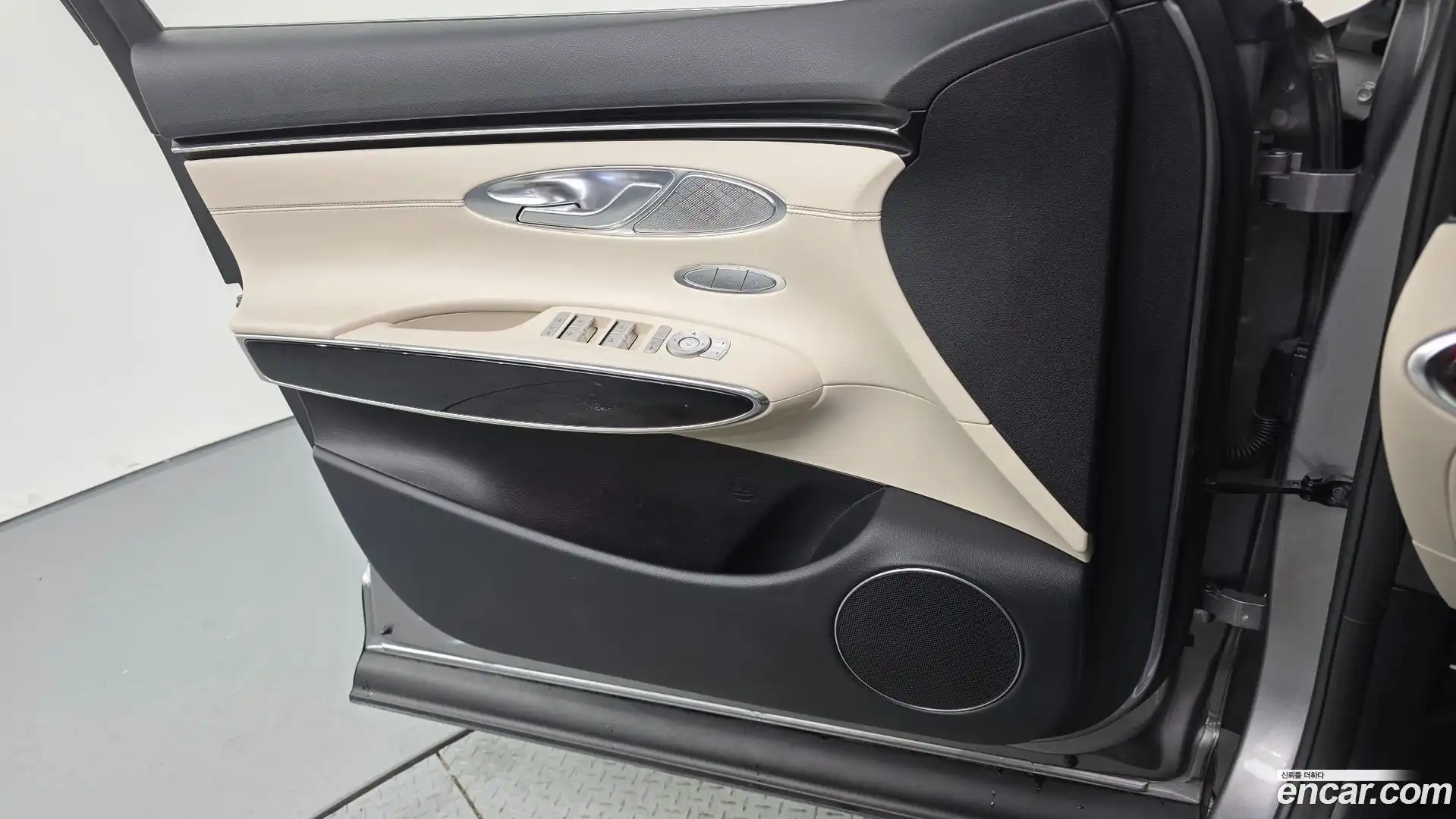 GV70 Genesis 2022.0-INNER-034