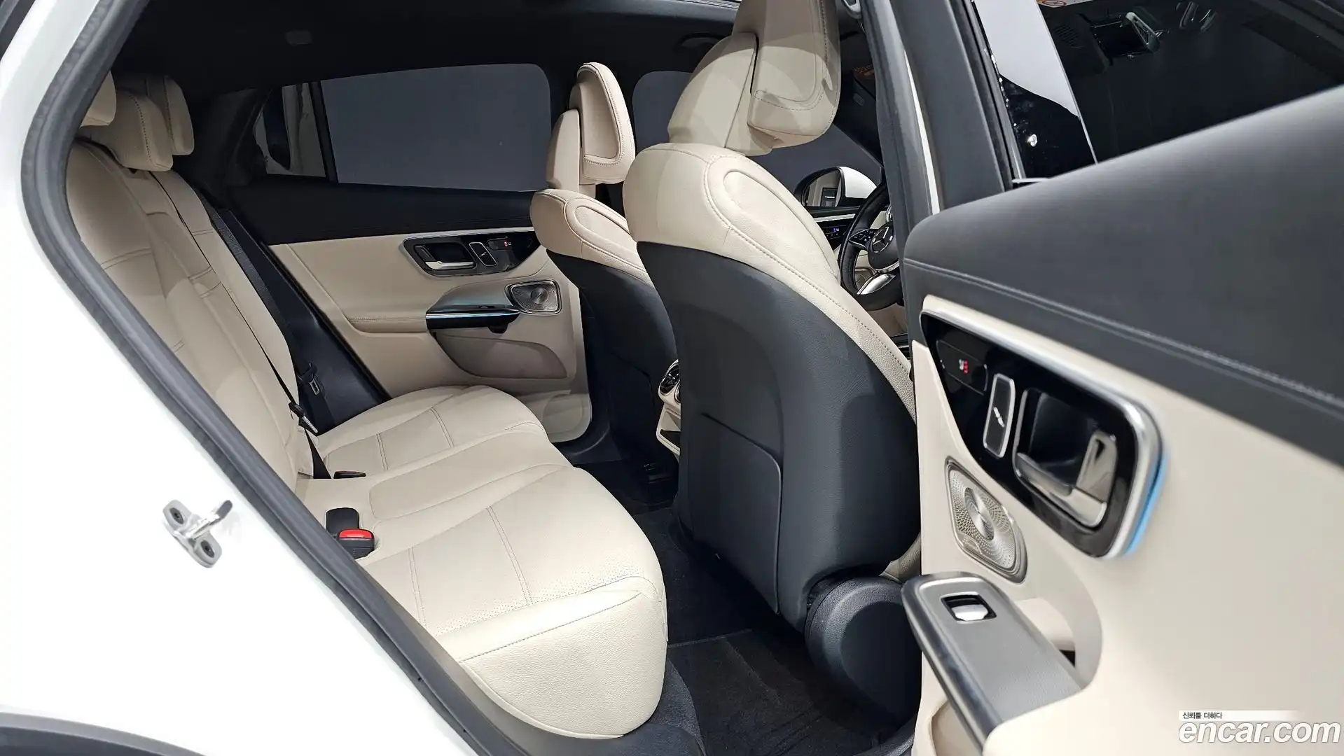 GLC-Class Mercedes-Benz 2026.2-OPTION-016